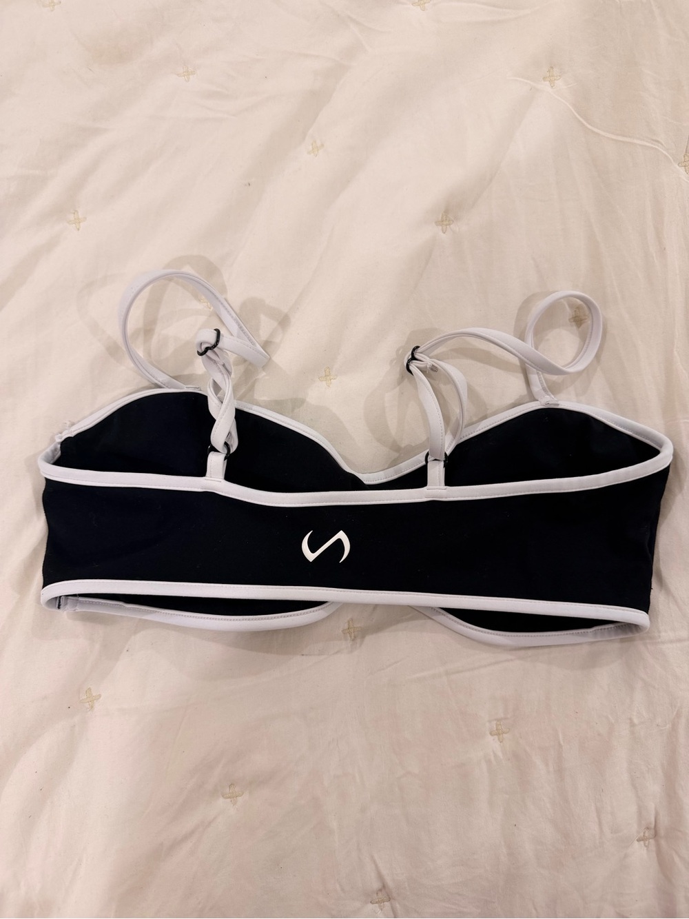Black & White Contrast Sporty Crop Bralette